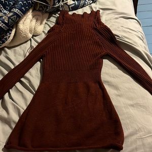 It’s a small it’s a long sleeve shirt and it’s tight fitted two pockets in front